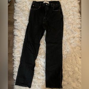 Abercrombie The Ankle Straight Ultra HR Jeans